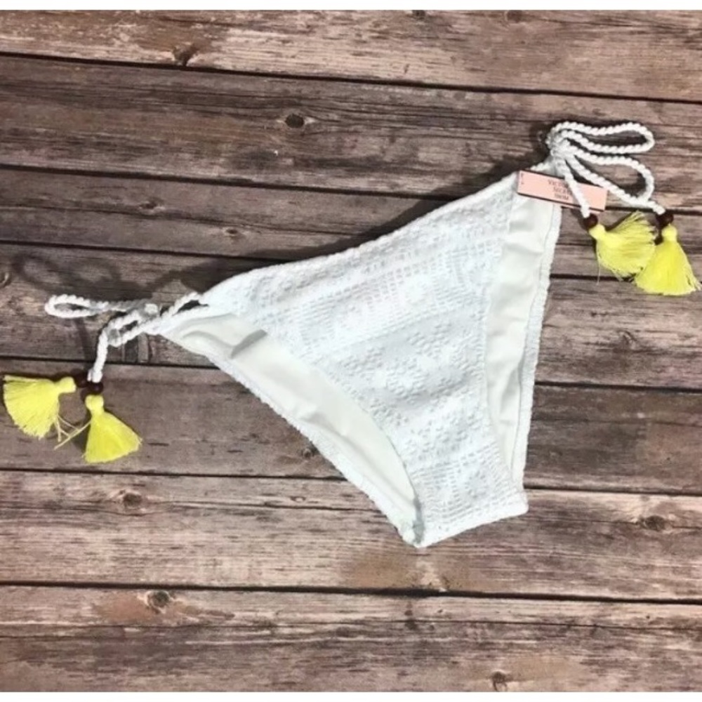 Victoria’s Secret Bikini Bottom M